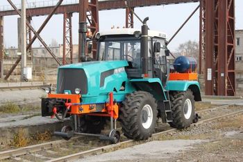 Колесно реверсный трактор КРТ-1